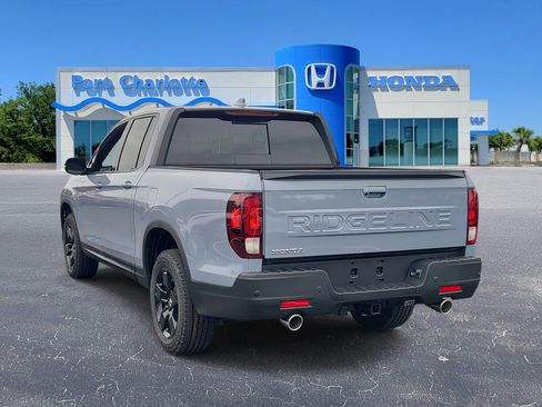 New 2026 Honda Ridgeline Black Edition image 6