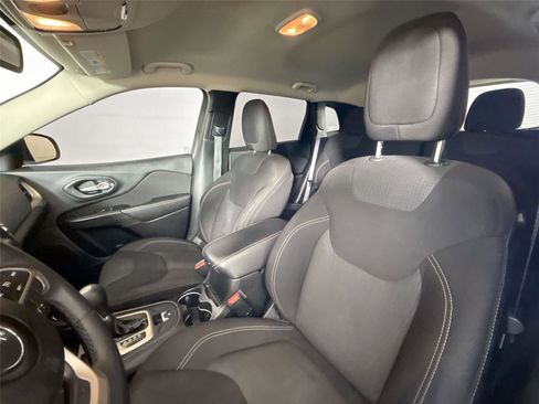Used 2016 Jeep Cherokee Latitude image 15
