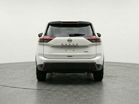 Used 2025 Nissan Rogue SV AWD/4WD image 7