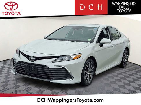 Certified 2024 Toyota Camry XLE image 1