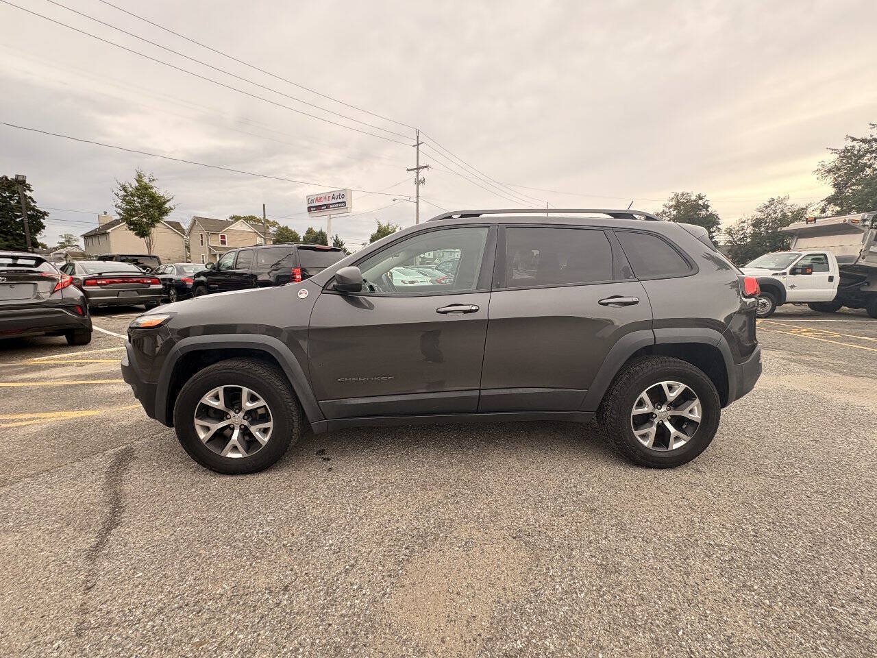 Used 2014 Jeep Cherokee Trailhawk w/ Cold Weather Group AWD/4WD image 11
