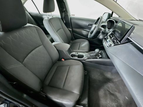 Used 2025 Toyota Corolla LE FWD image 29