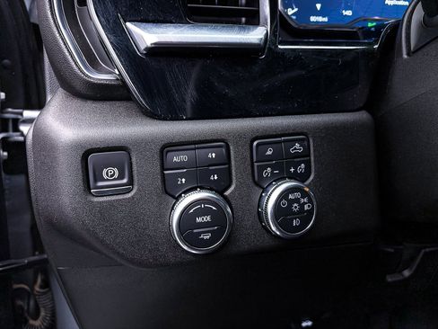 Used 2024 GMC Sierra 2500 SLT w/ Max Trailering Package image 5