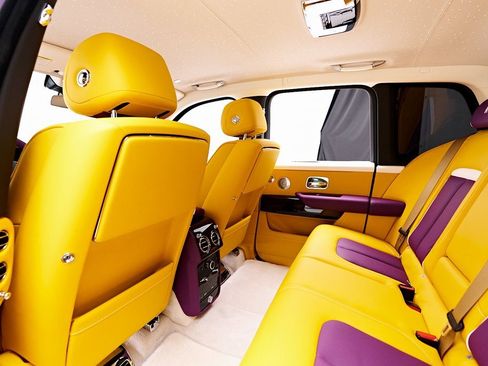 Used 2025 Rolls-Royce Cullinan image 46