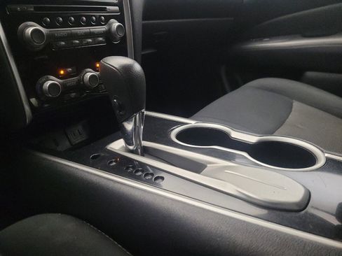 Used 2019 Nissan Pathfinder S image 26