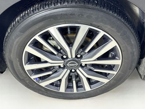 Used 2023 Nissan Kicks SV FWD image 37