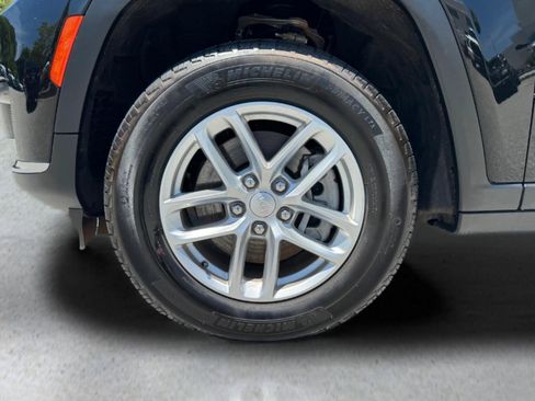 Used 2025 Jeep Grand Cherokee L Laredo RWD image 31