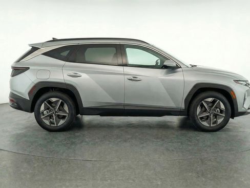 Used 2025 Hyundai Tucson SEL FWD image 11