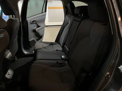 Used 2025 Toyota Highlander LE FWD image 41