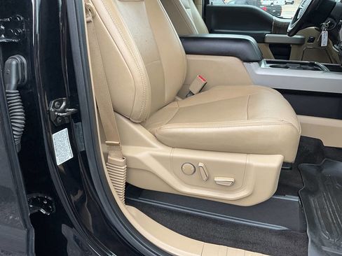 Used 2017 Ford F350 Lariat w/ Chrome Package image 39