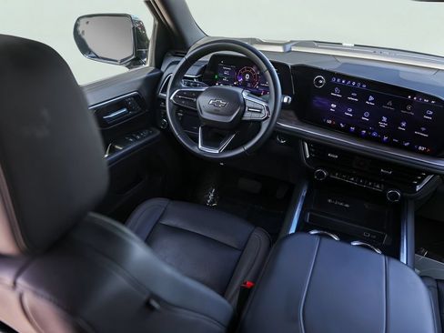 Used 2025 Chevrolet Tahoe Z71 AWD/4WD image 30