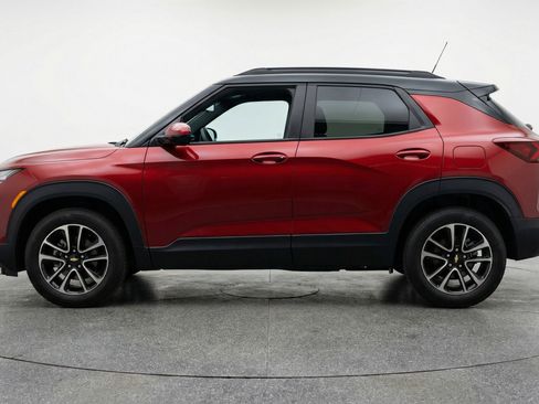 Used 2025 Chevrolet TrailBlazer LT image 5