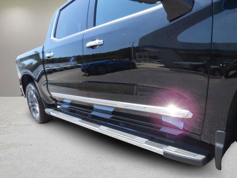 Certified 2025 Chevrolet Silverado 1500 High Country AWD/4WD image 12