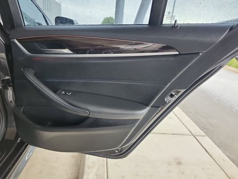Used 2019 BMW 530i w/ M Sport Package RWD image 13