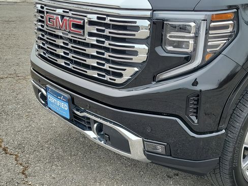 Certified 2025 GMC Sierra 1500 Denali AWD/4WD image 9