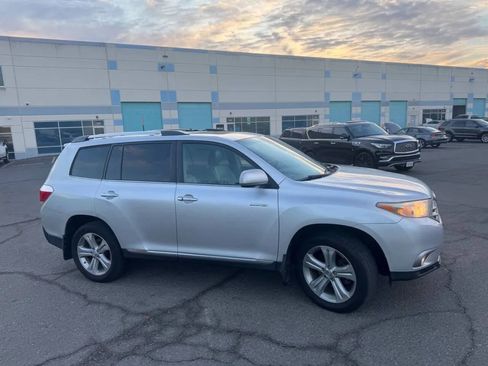 Used 2013 Toyota Highlander Limited image 27