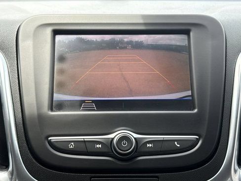 Used 2021 Chevrolet Equinox LT AWD/4WD image 16
