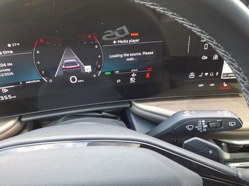 Used 2025 Audi Q5 Premium w/ Convenience Package image 22