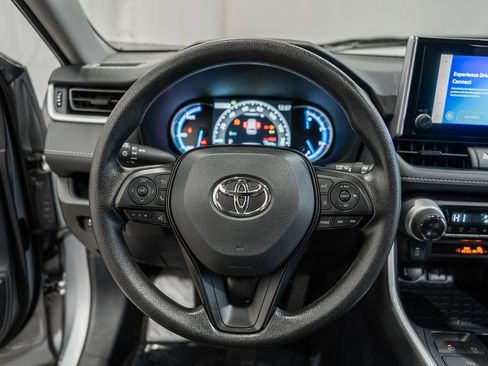 Used 2025 Toyota RAV4 XLE image 30