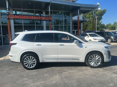 Used 2022 Cadillac XT6 Premium Luxury w/ Technology Package AWD/4WD image 2