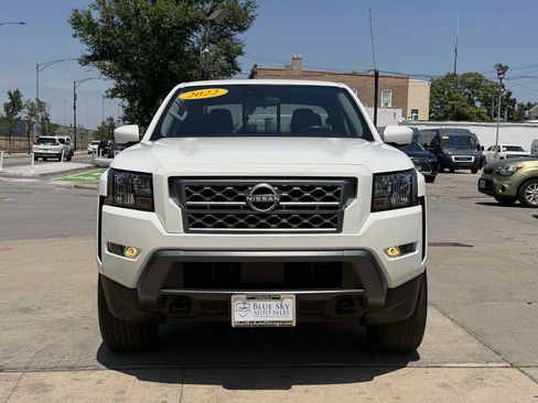 Used 2022 Nissan Frontier SV AWD/4WD image 2
