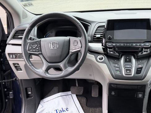 Used 2024 Honda Odyssey EX-L image 16