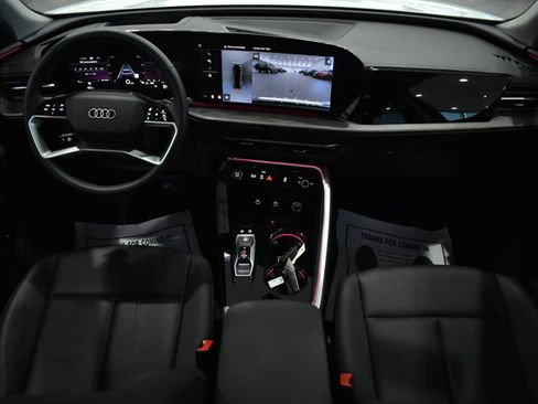 Used 2025 Audi Q5 Premium Plus w/ Premium Plus image 15