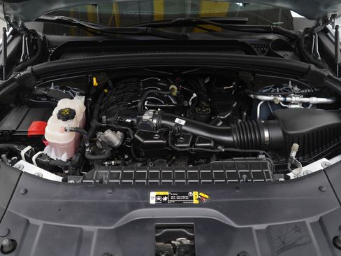 Used 2023 Jeep Grand Cherokee L Limited w/ Luxury Tech Group II image 31