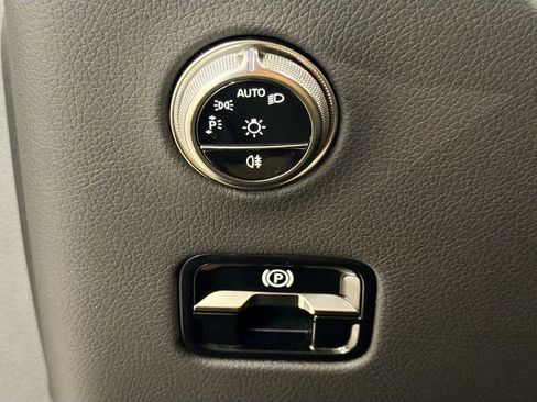 Certified 2025 Mercedes-Benz GLC 350e 4MATIC image 11