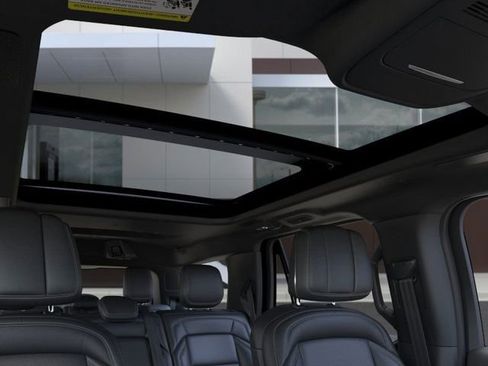 New 2025 Lincoln Navigator Reserve w/ Jet Appearance Package AWD/4WD image 22