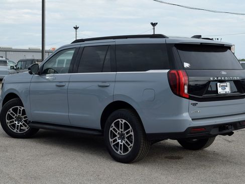 New 2026 Ford Expedition Active RWD image 4