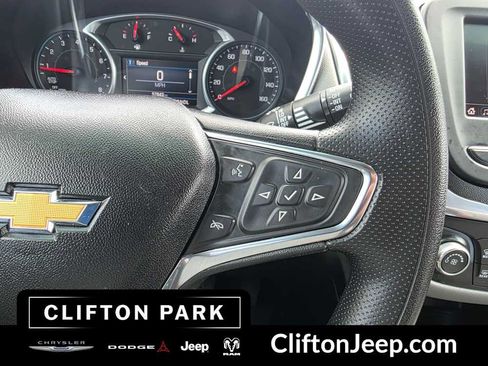Used 2021 Chevrolet Equinox LT AWD/4WD image 17