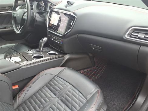 Used 2021 Maserati Ghibli Trofeo image 21