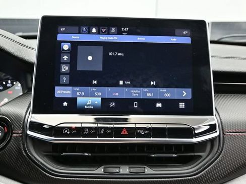 Certified 2025 Jeep Compass Trailhawk AWD/4WD image 30