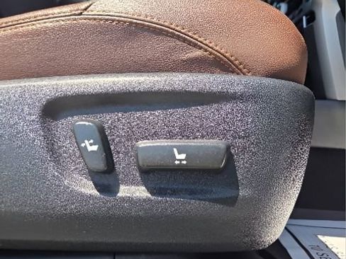 Used 2023 Toyota 4Runner Limited AWD/4WD image 15