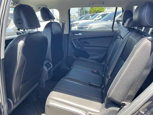 Certified 2022 Volkswagen Tiguan SE FWD image 20