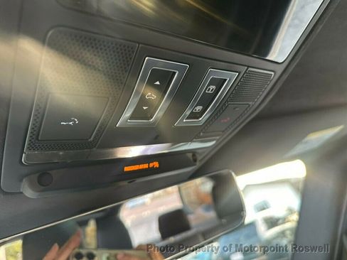 Used 2025 Land Rover Defender 110 OCTA image 23