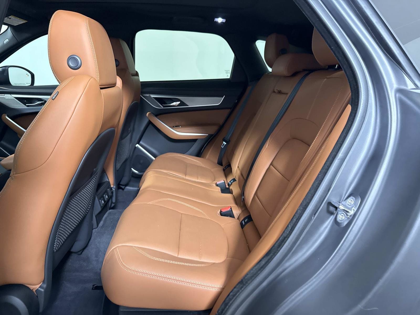 Certified 2026 Jaguar F-PACE R-Dynamic S AWD/4WD image 14