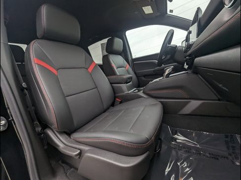 Used 2025 Chevrolet Colorado Z71 w/ Z71 Convenience Package 2 AWD/4WD image 23