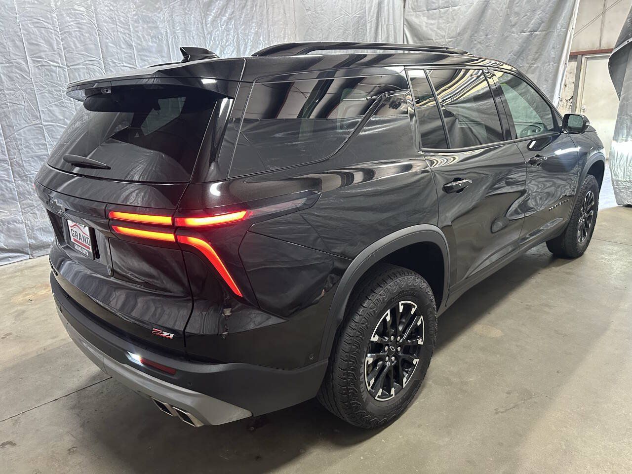 Used 2024 Chevrolet Traverse Z71 w/ Enhanced Driving Package AWD/4WD image 5