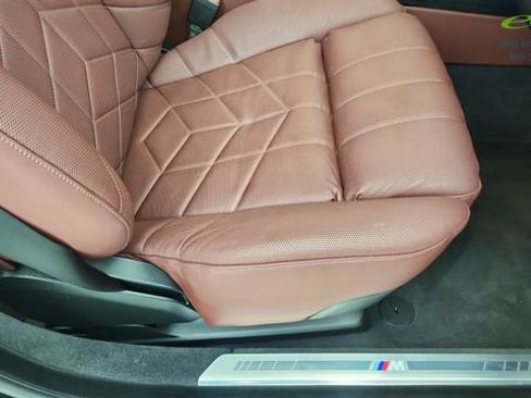 Used 2025 BMW i7 eDrive50 w/ M Sport Package RWD image 23