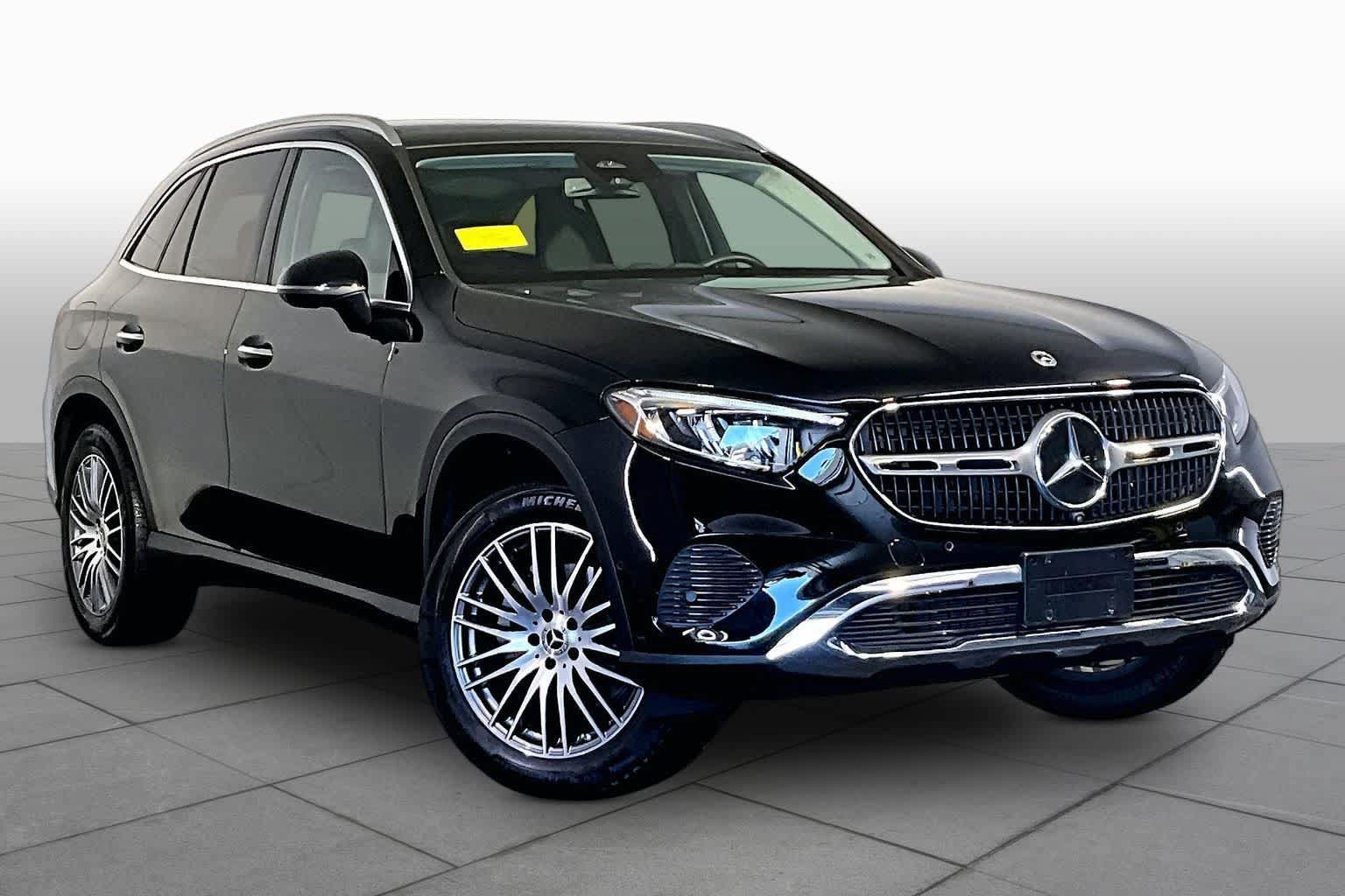 Used 2023 Mercedes-Benz GLC 300 4MATIC image 3