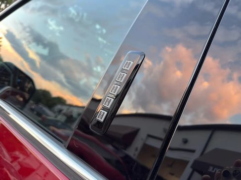 Used 2018 Ford F150 Platinum w/ Equipment Group 701A Luxury AWD/4WD image 15