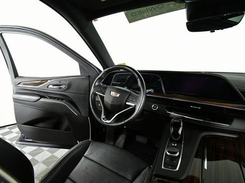 Certified 2022 Cadillac Escalade ESV Premium Luxury w/ Performance Package image 23