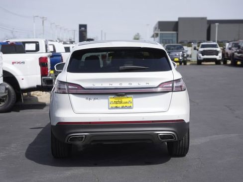 Used 2022 Lincoln Nautilus Reserve image 7