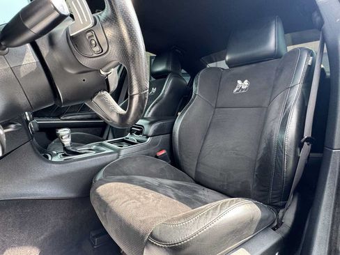 Used 2018 Dodge Charger R/T Scat Pack w/ Dynamics Package RWD image 24
