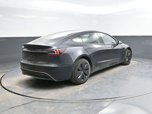 Used 2025 Tesla Model 3 Long Range image 9