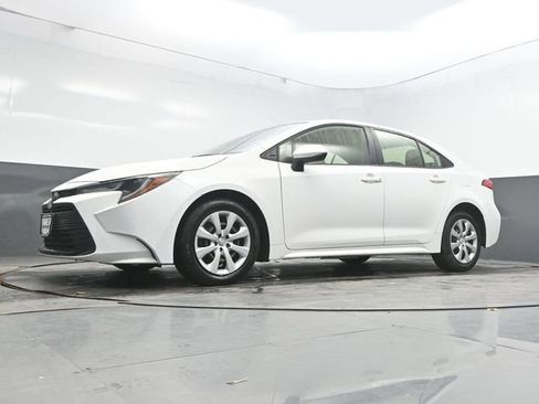 Used 2023 Toyota Corolla LE w/ Carpet Mat Package (TMS) FWD image 36