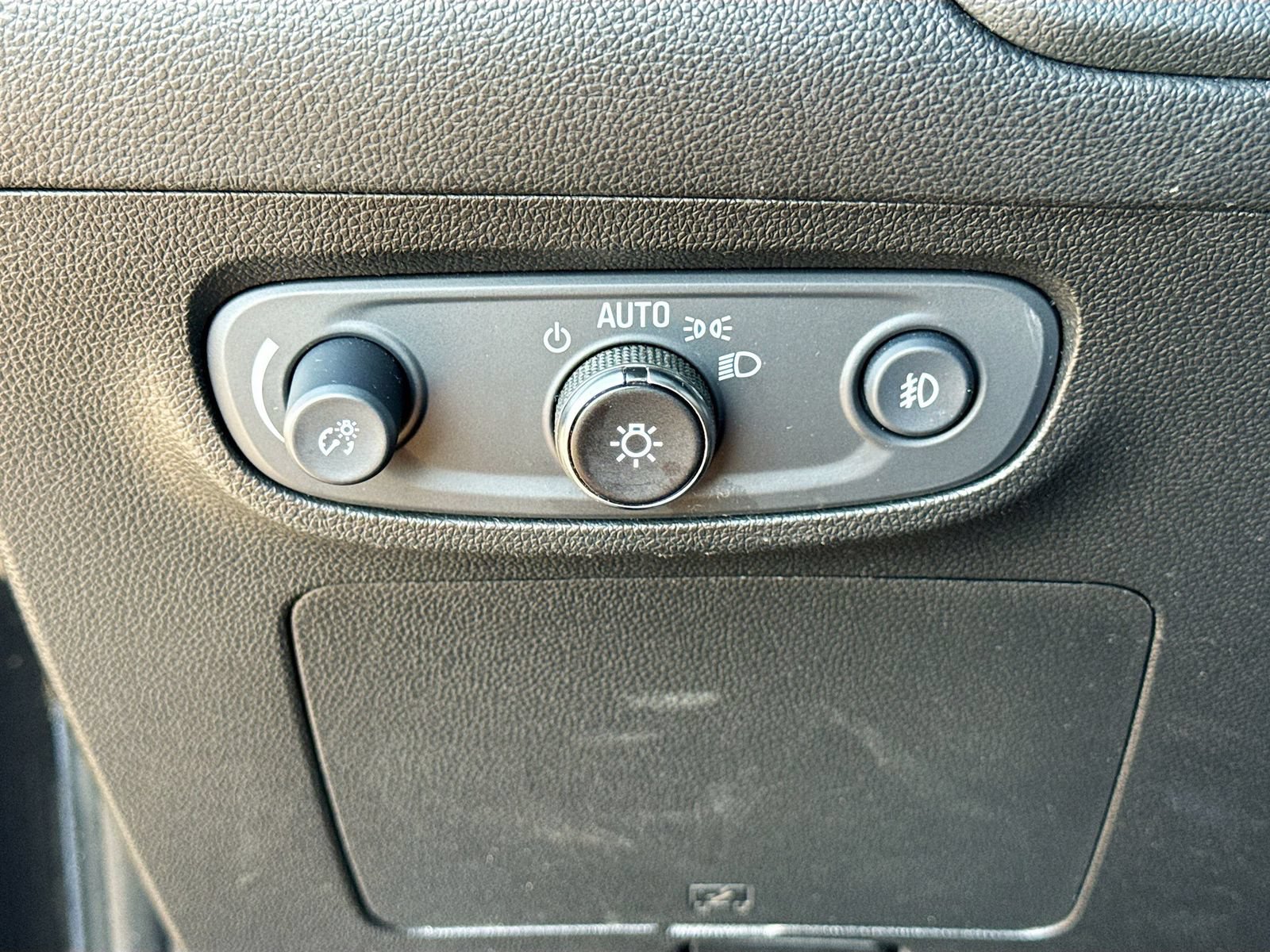 Used 2022 Buick Encore GX Select w/ Experience Buick Package AWD/4WD image 34