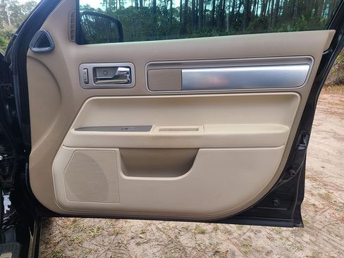 Used 2007 Lincoln MKZ image 26